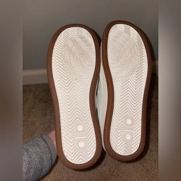 Alo Shoes - Picture 6 of 7